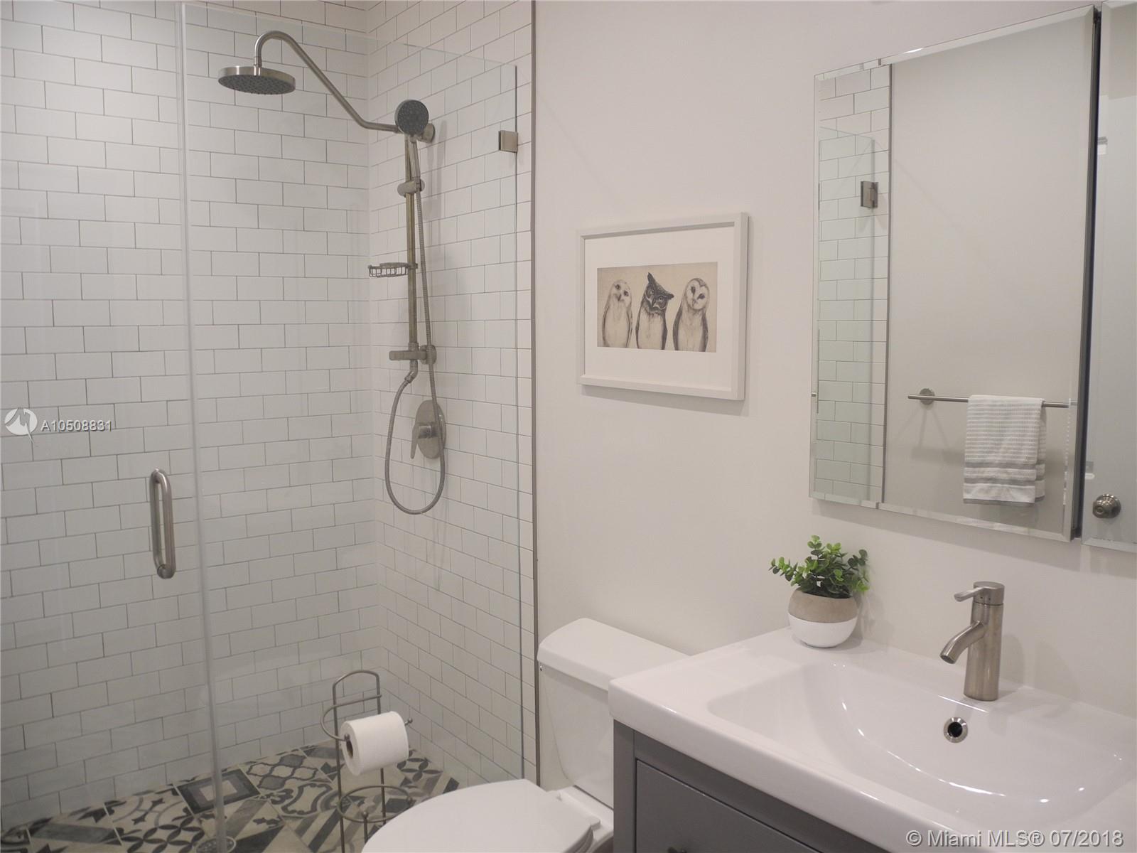 MIAMI SHORES BAY PK ESTAT - Residential