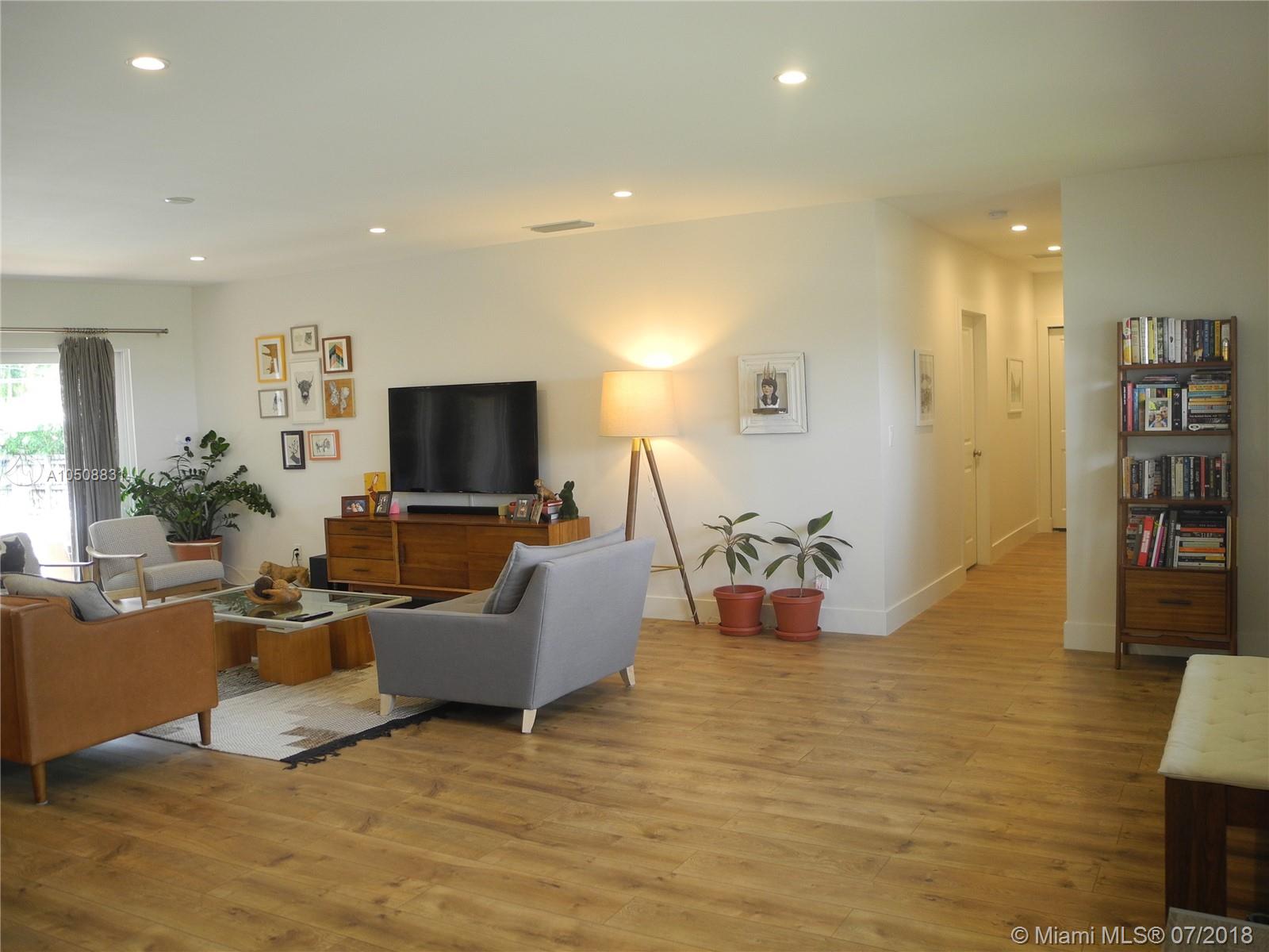 MIAMI SHORES BAY PK ESTAT - Residential