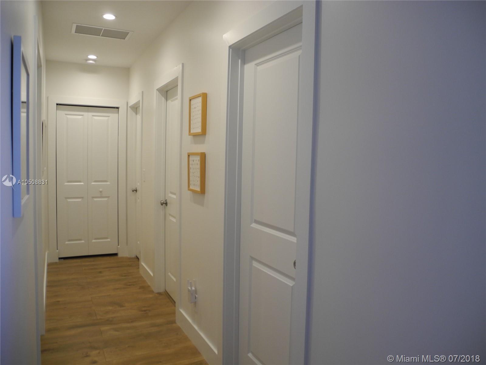 MIAMI SHORES BAY PK ESTAT - Residential