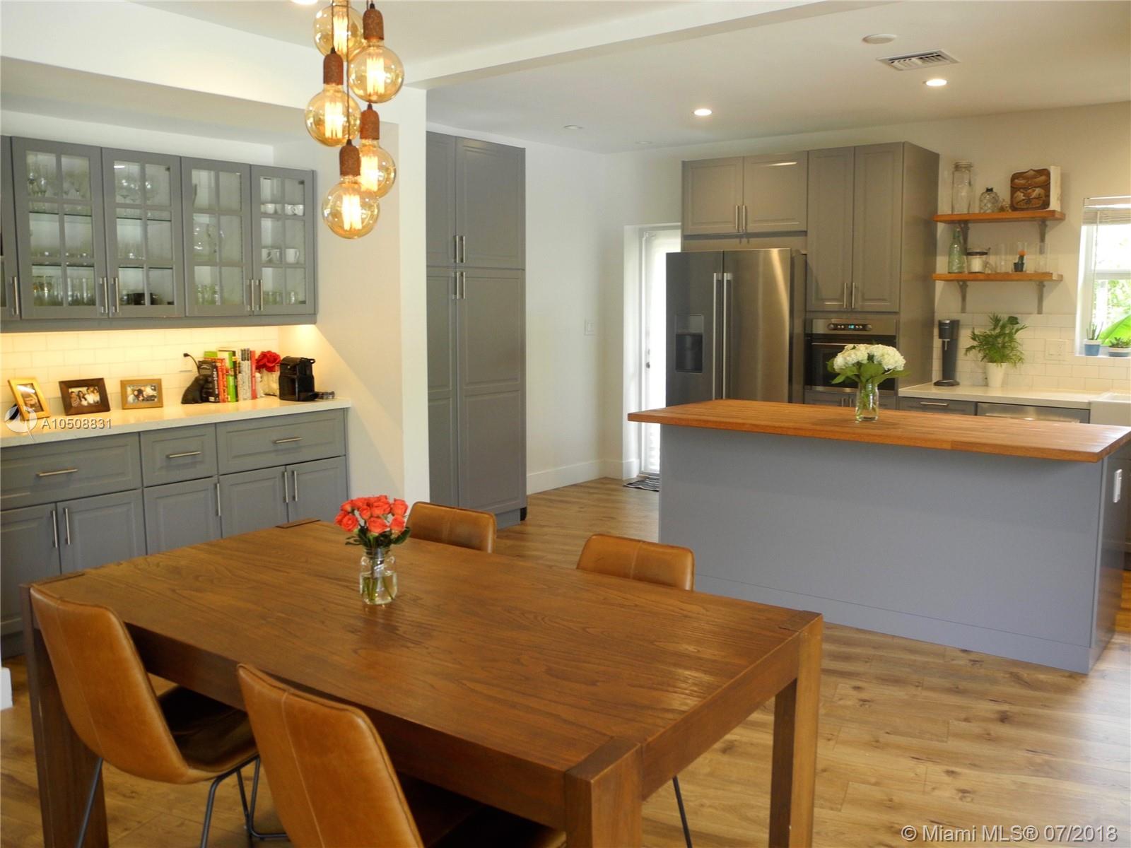 MIAMI SHORES BAY PK ESTAT - Residential