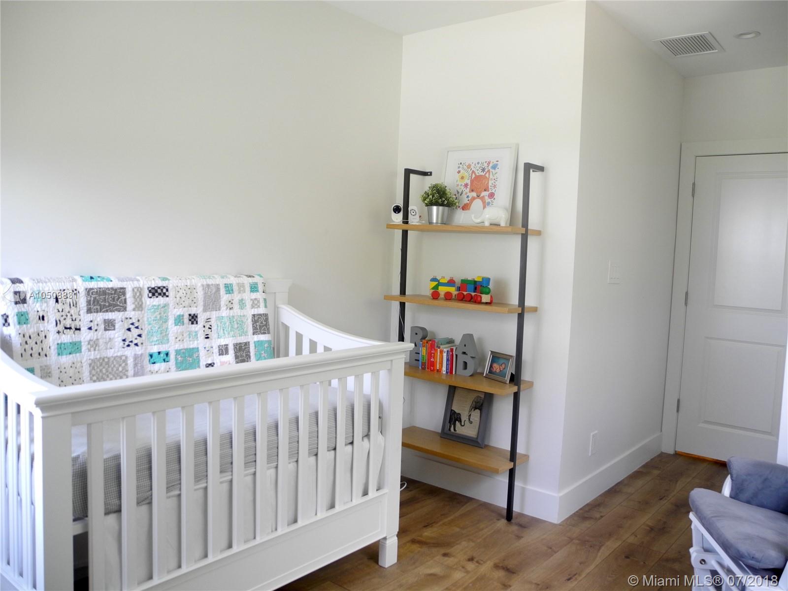 MIAMI SHORES BAY PK ESTAT - Residential