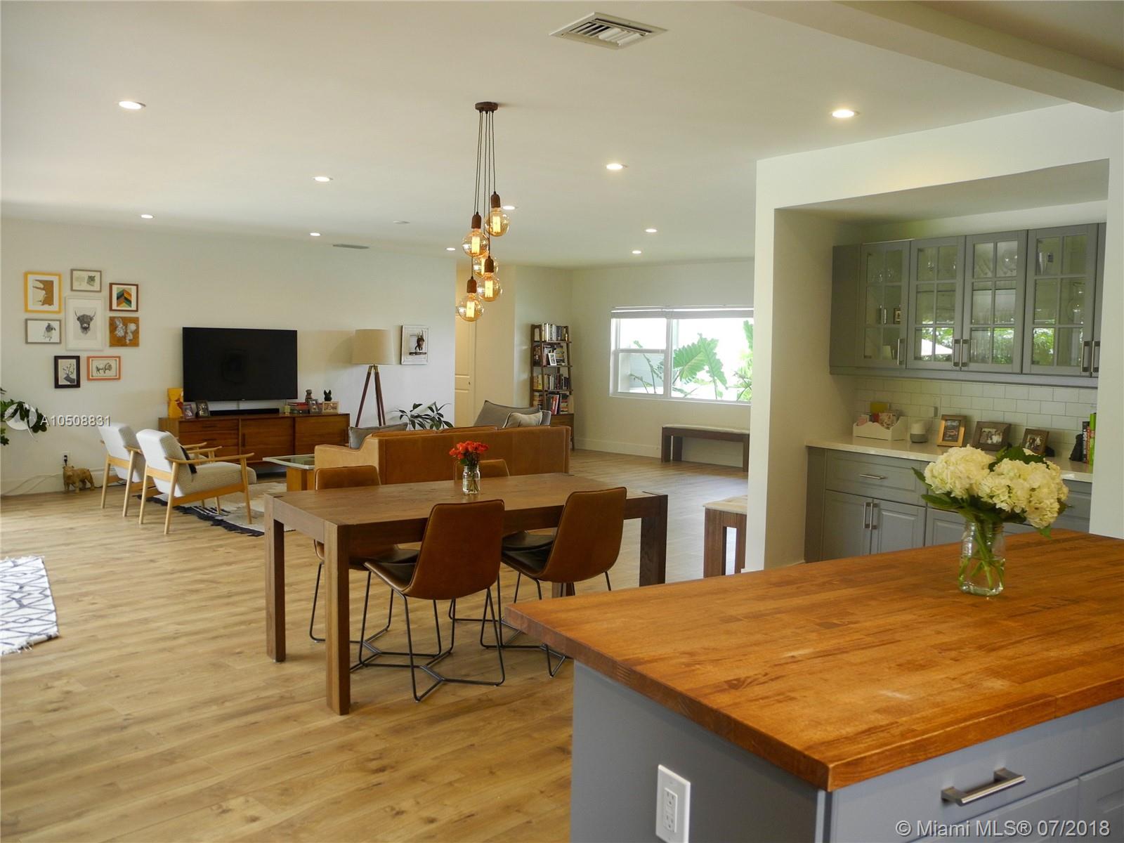 MIAMI SHORES BAY PK ESTAT - Residential