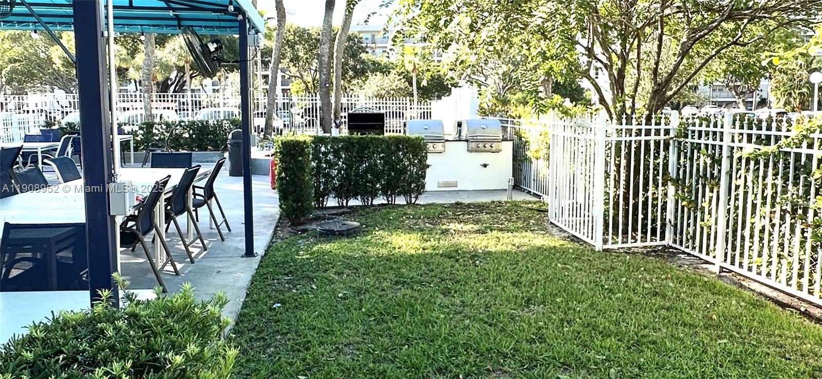 NO 14 PALM-AIRE COUNTRY C - Residential