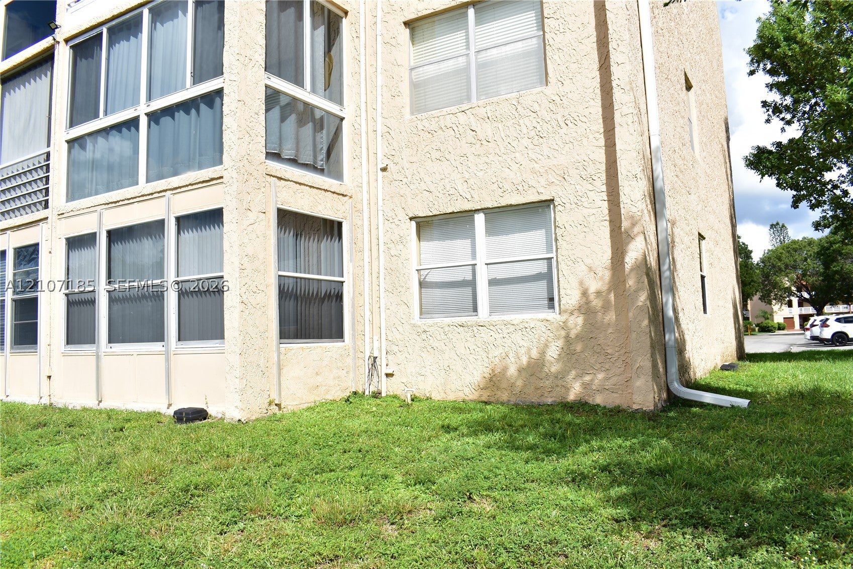 2751 N Pine Island Rd 101