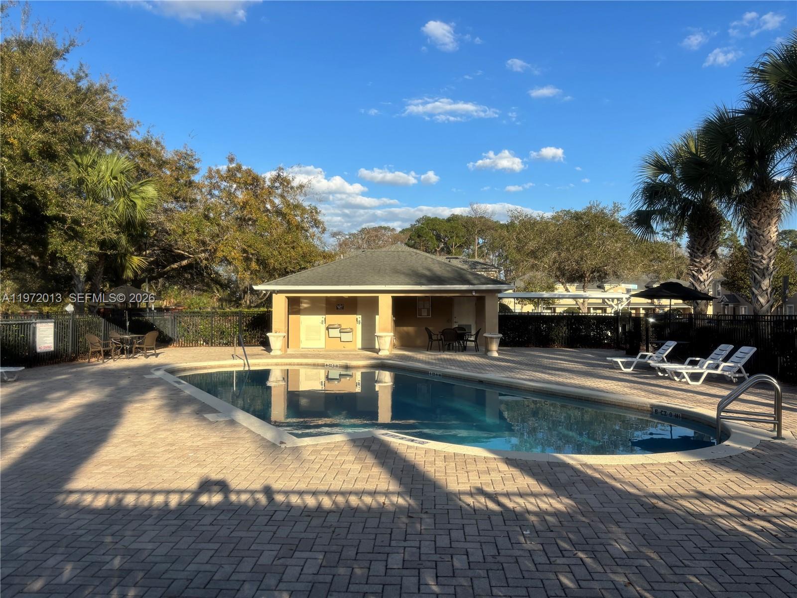 AMBERLEE TOWNHOMES - Residential