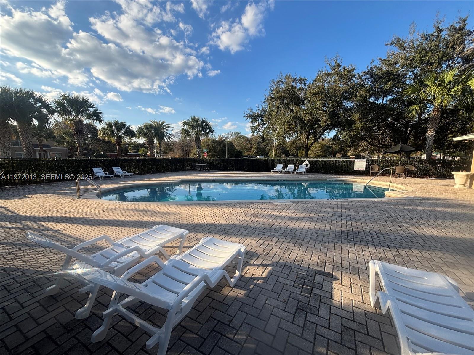 AMBERLEE TOWNHOMES - Residential