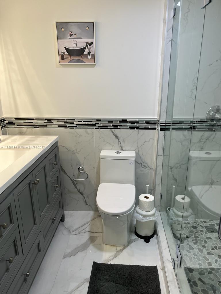 SEA AIR TOWERS CONDO - Residential Lease