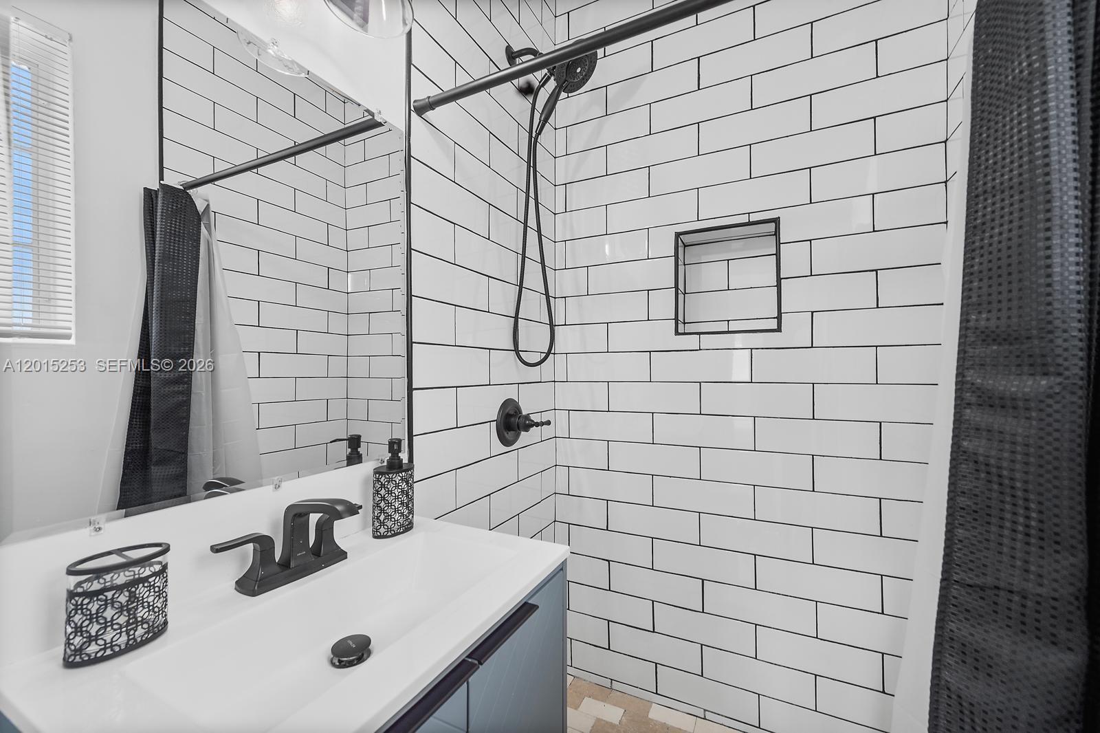 BEACH BAY SUB - Residential Lease
