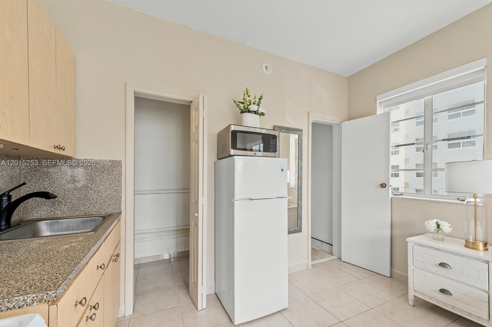 BEACH BAY SUB - Residential Lease