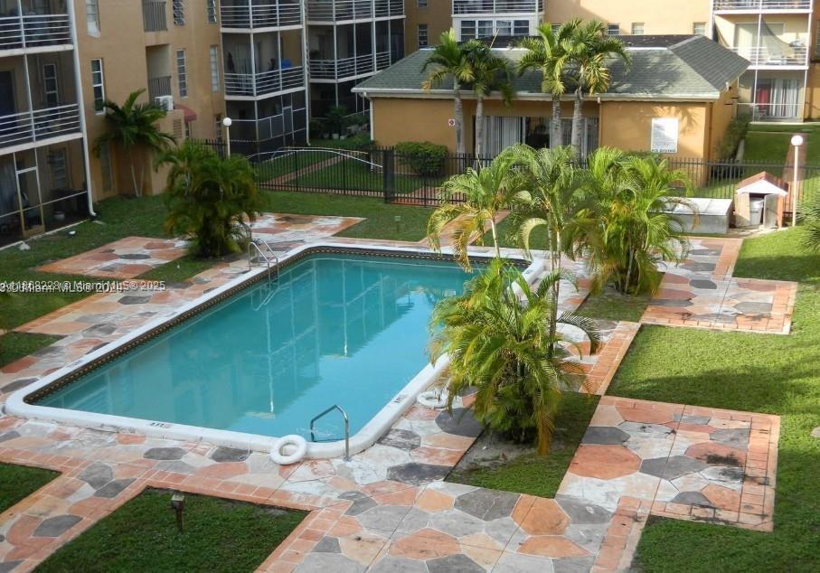 TOWN SQUARE CONDO - Residential