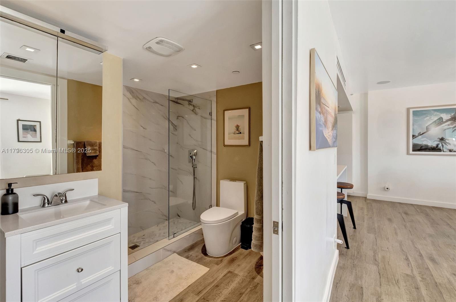 CASA GRANDE CONDO - Residential Lease