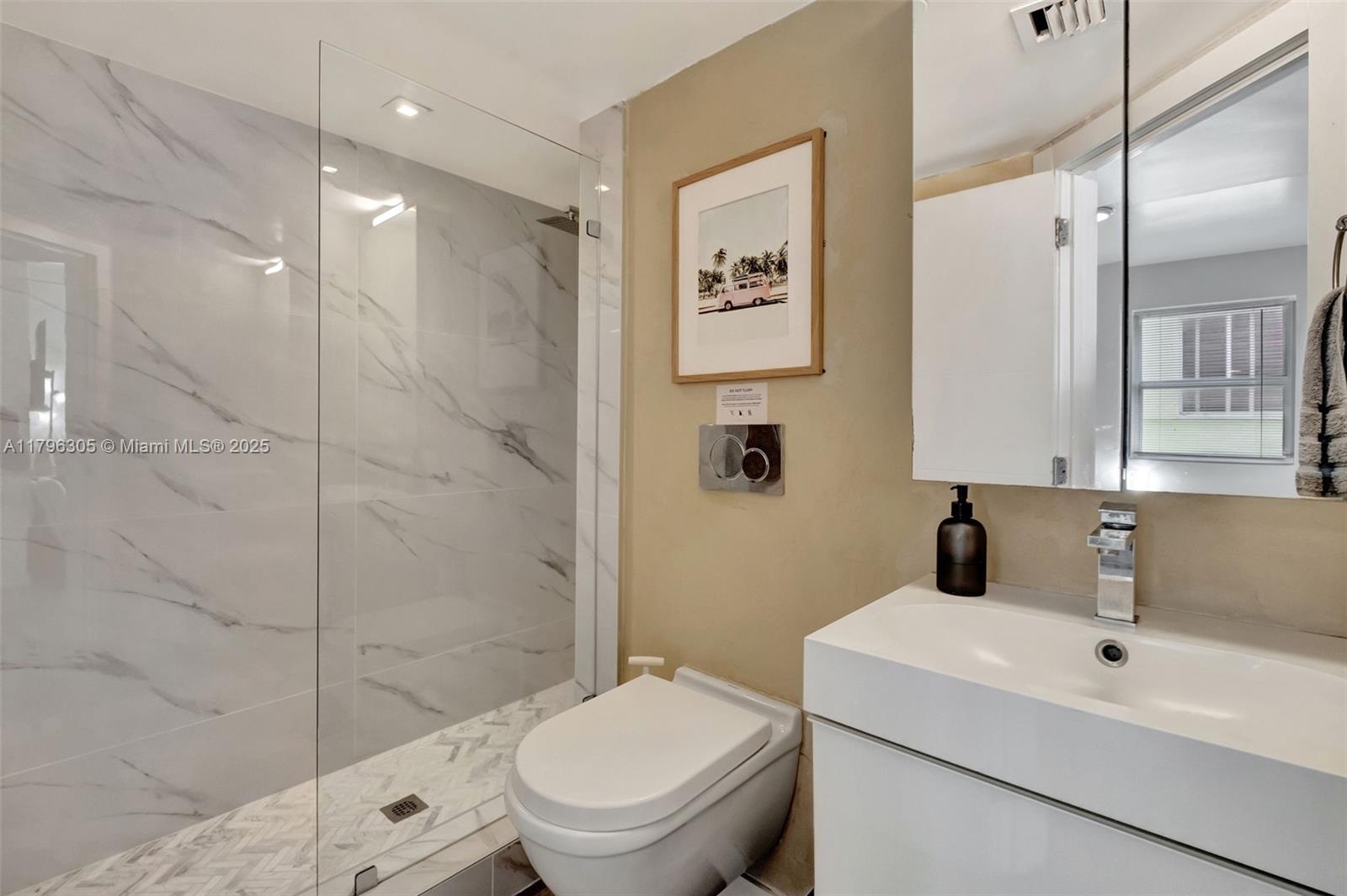 CASA GRANDE CONDO - Residential Lease