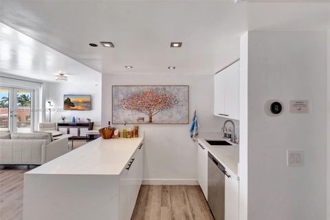 834 Ocean Dr 402 Miami Beach FL 33139