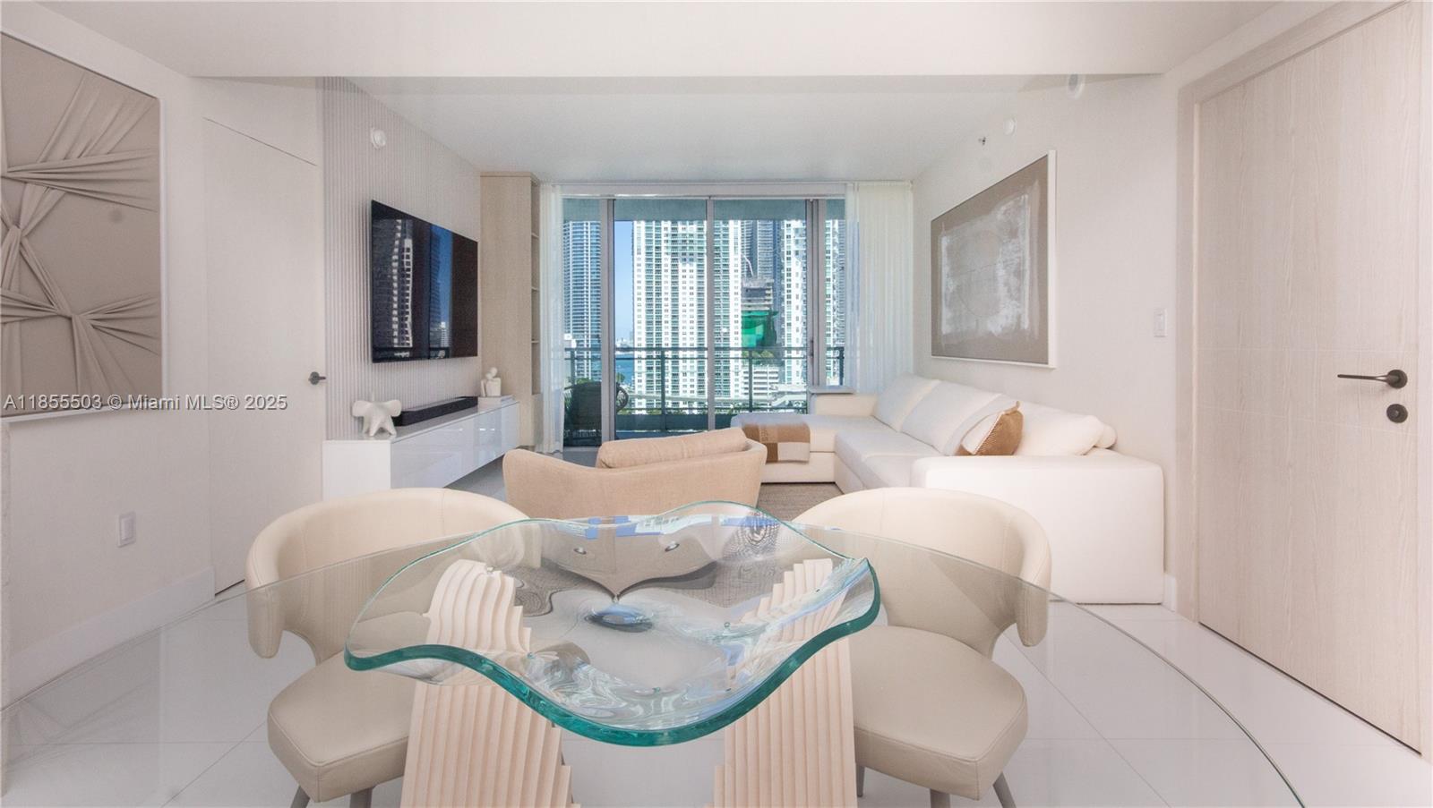 MINT CONDO - Residential