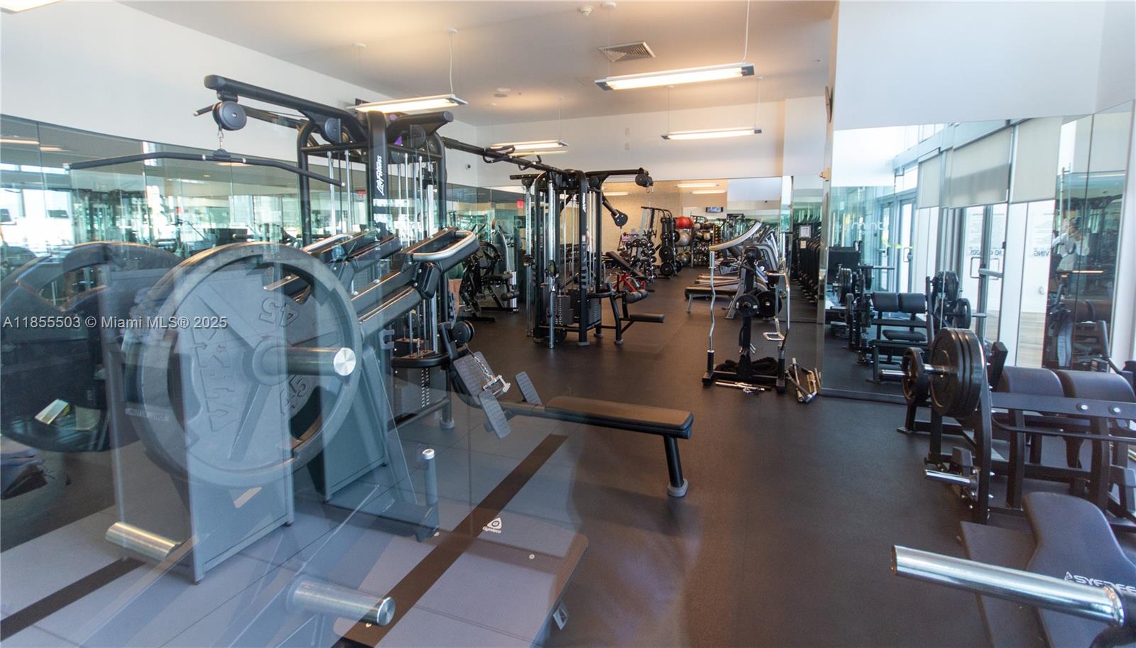 MINT CONDO - Residential