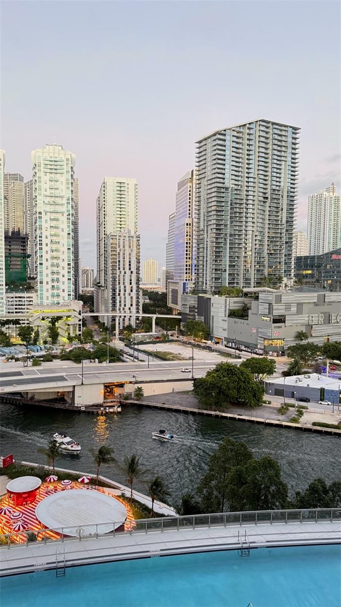 MINT CONDO - Residential