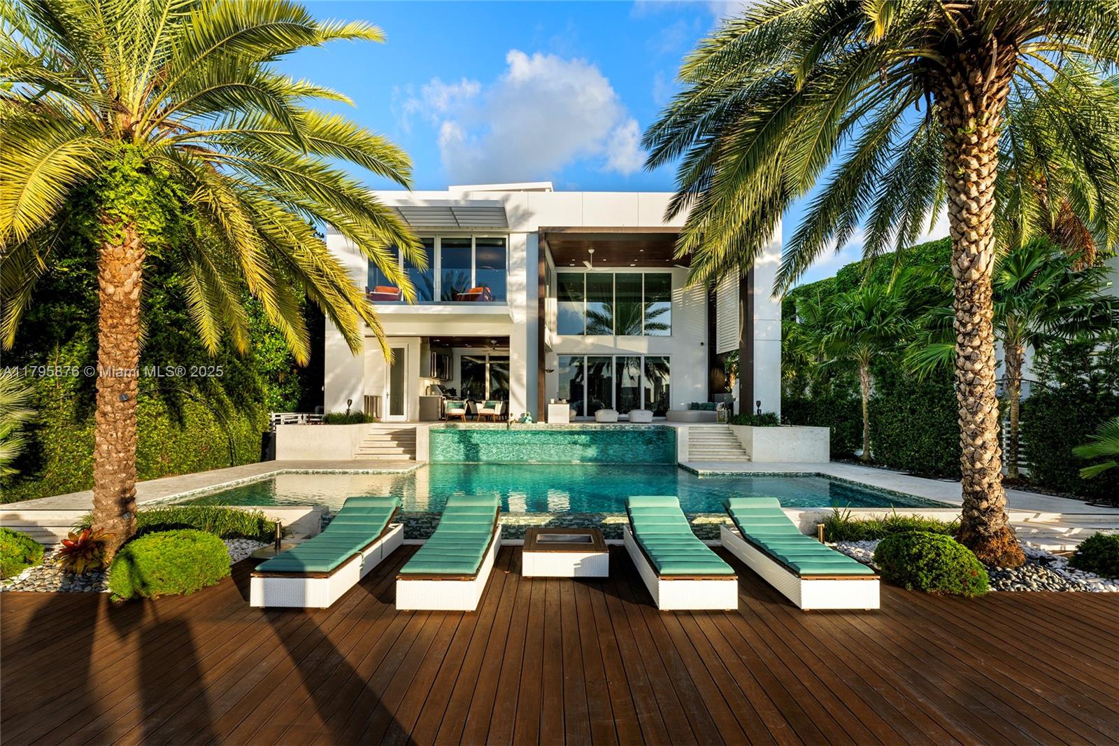 HIBISCUS ISLAND - Residential