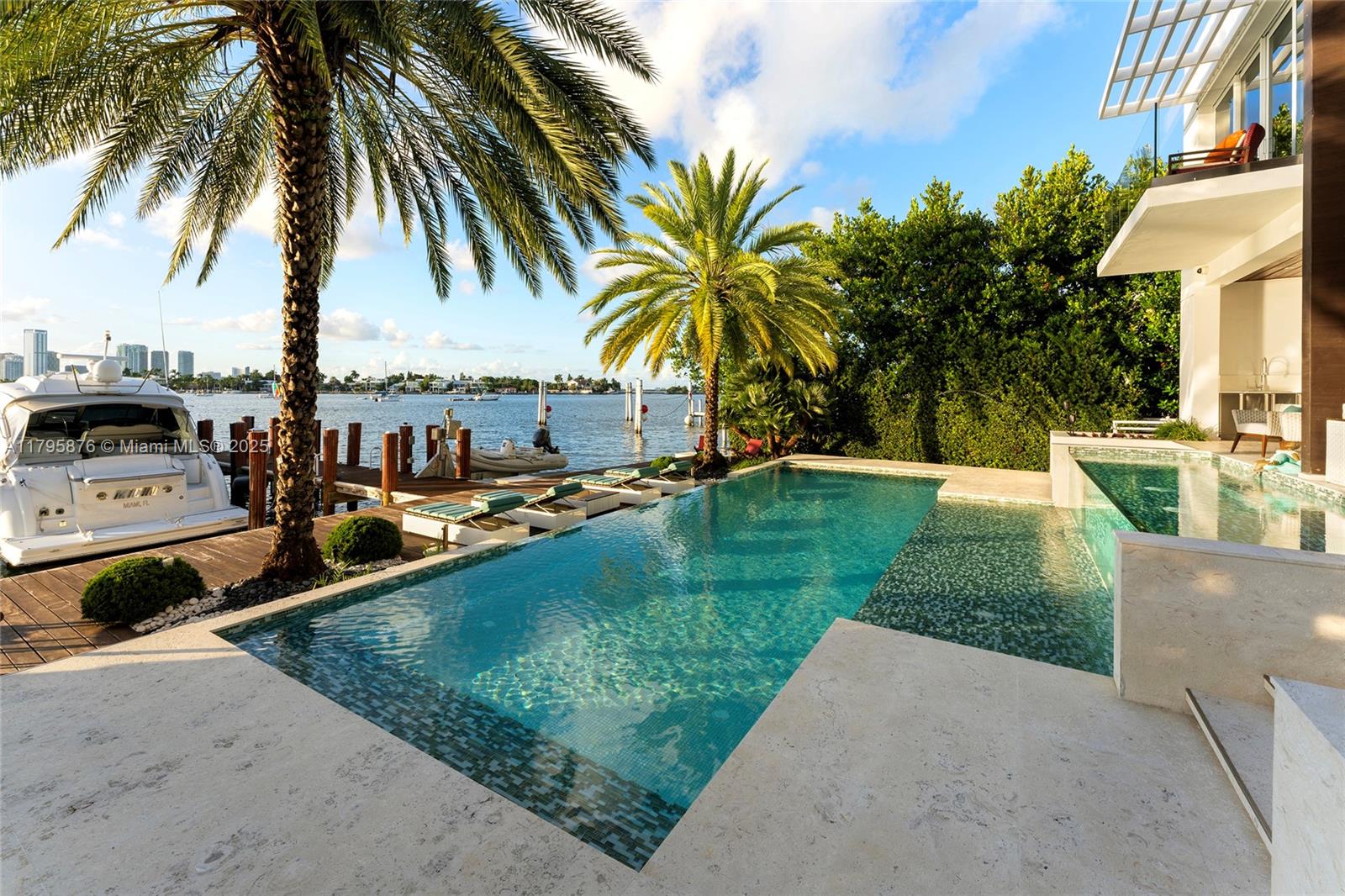HIBISCUS ISLAND - Residential