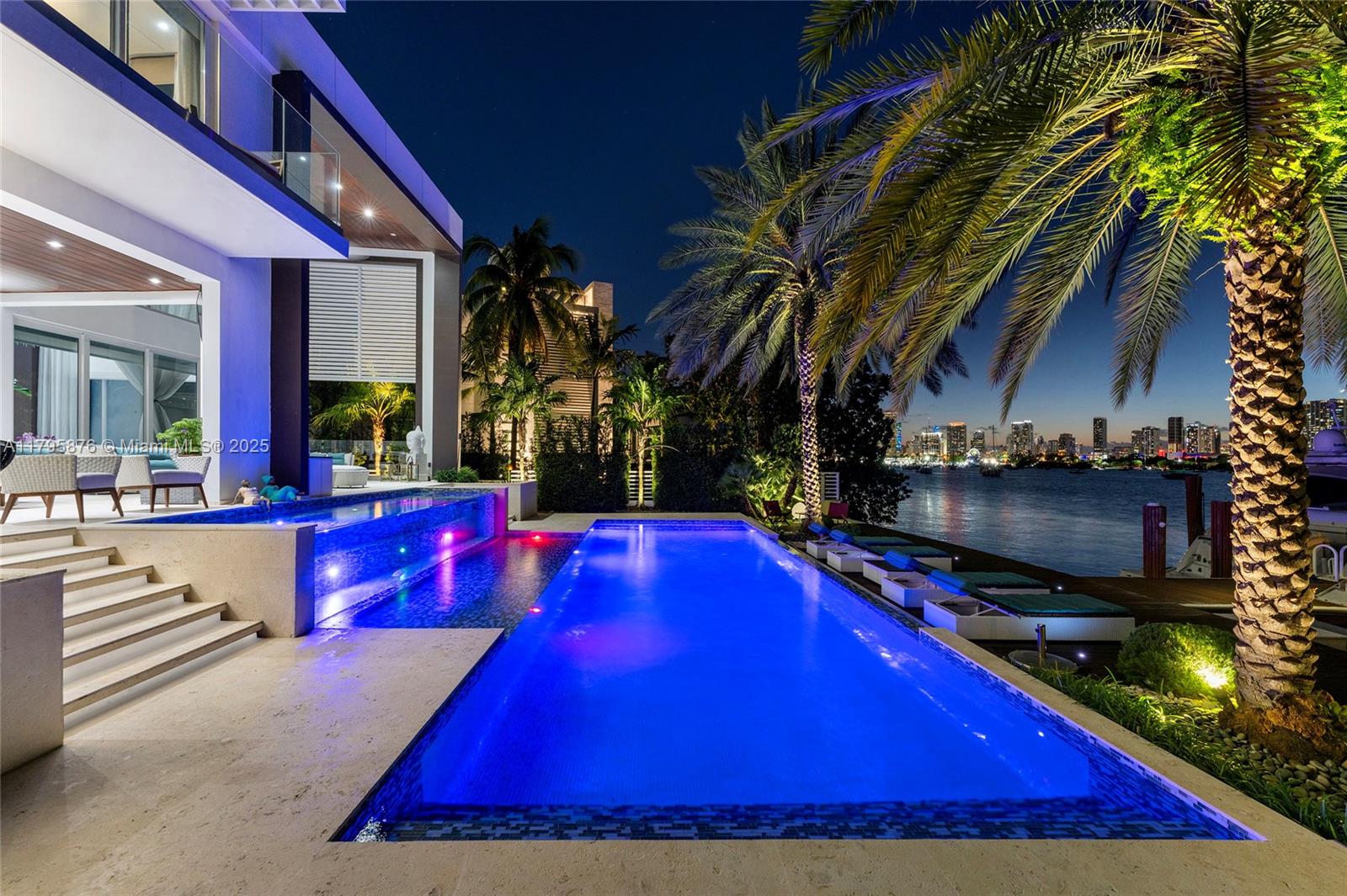 441 N Hibiscus Dr
