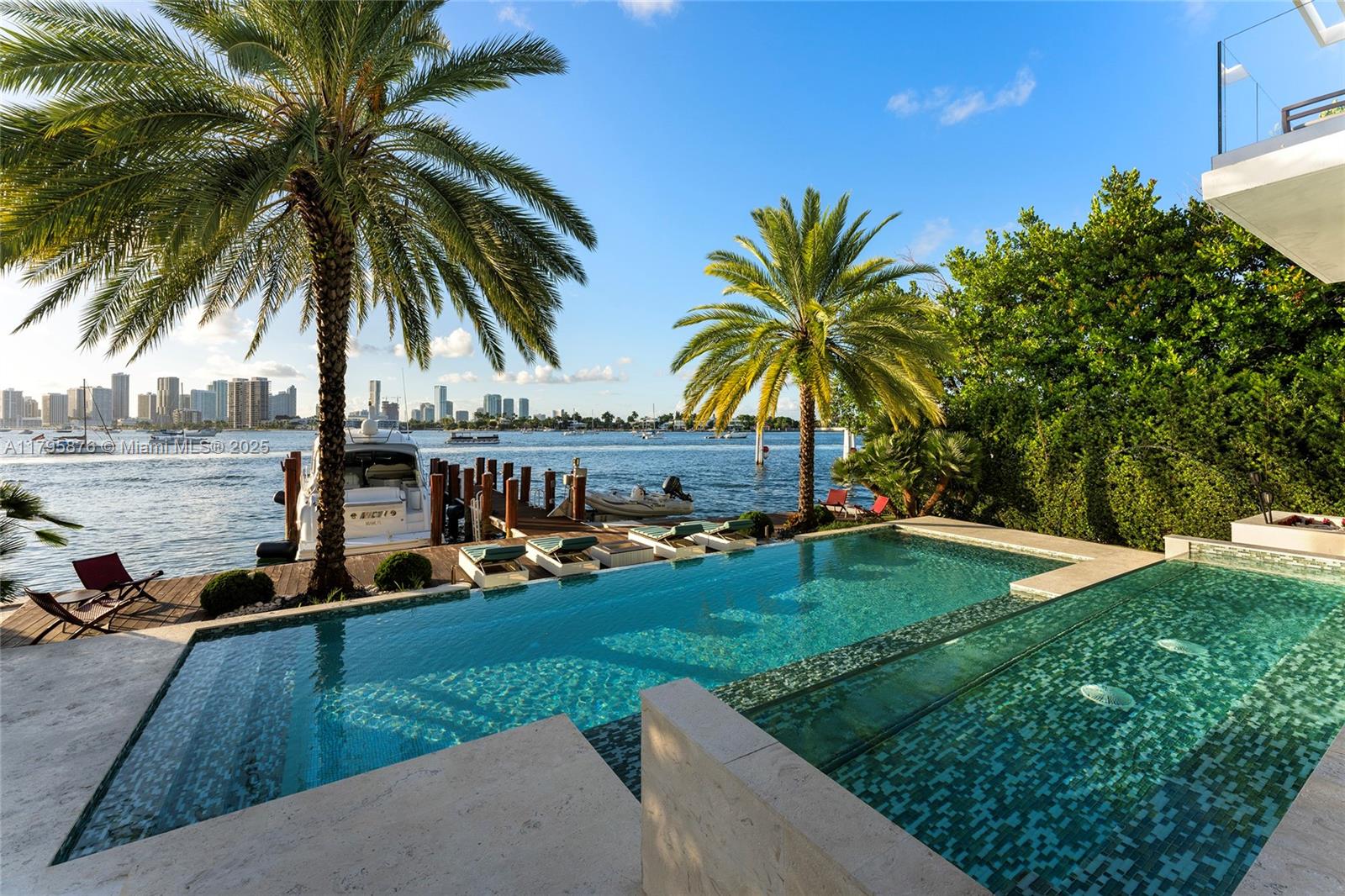 HIBISCUS ISLAND - Residential
