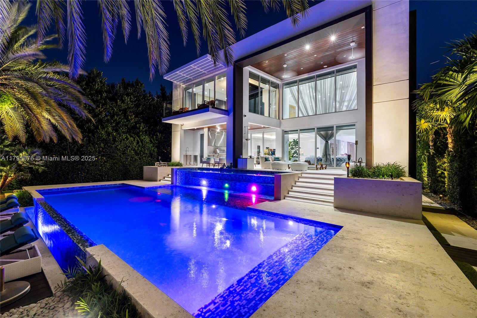 441 N Hibiscus Dr