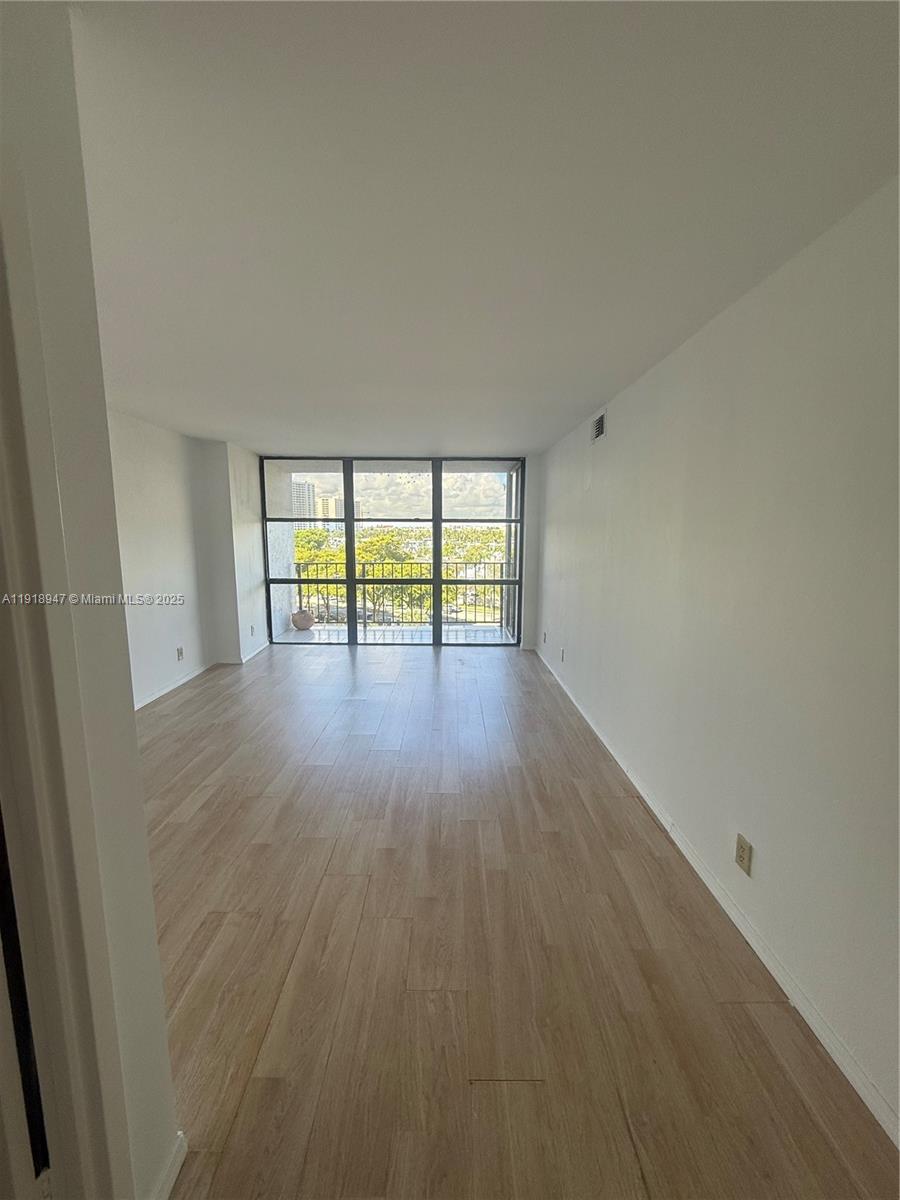 1000 Parkview Dr 701