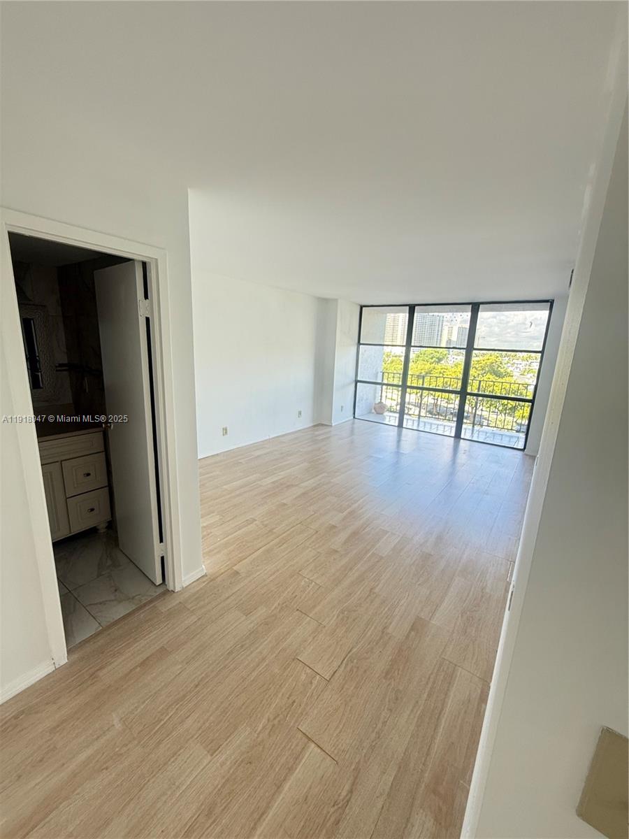 1000 Parkview Dr 701