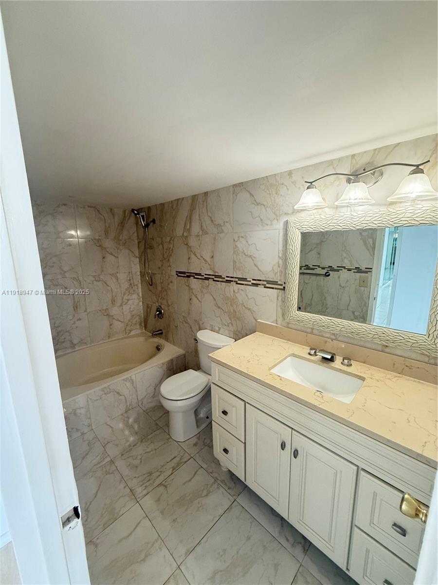 OCEANVIEW PARK CONDO - Residential