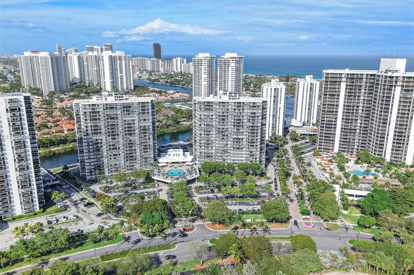 FLAMENCO CONDO TOWER I - Residential