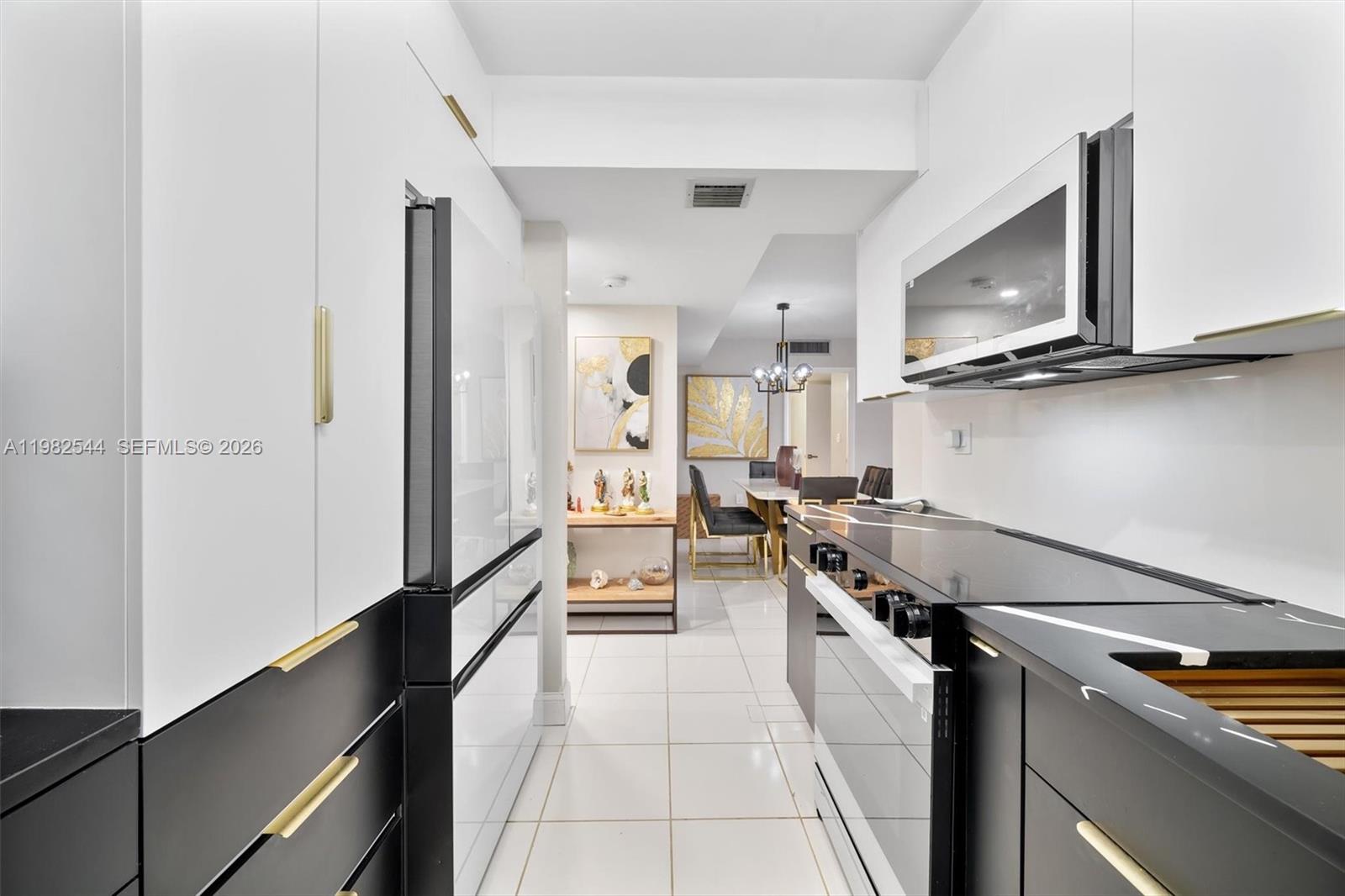 FLAMENCO CONDO TOWER I - Residential