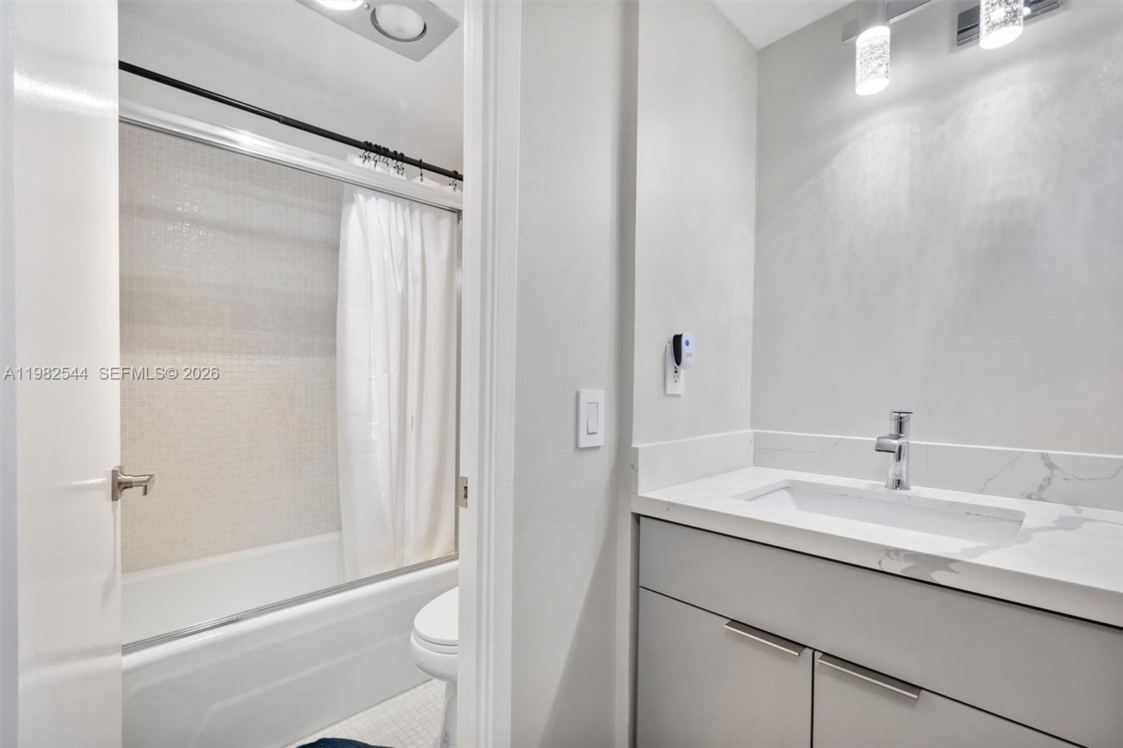 FLAMENCO CONDO TOWER I - Residential