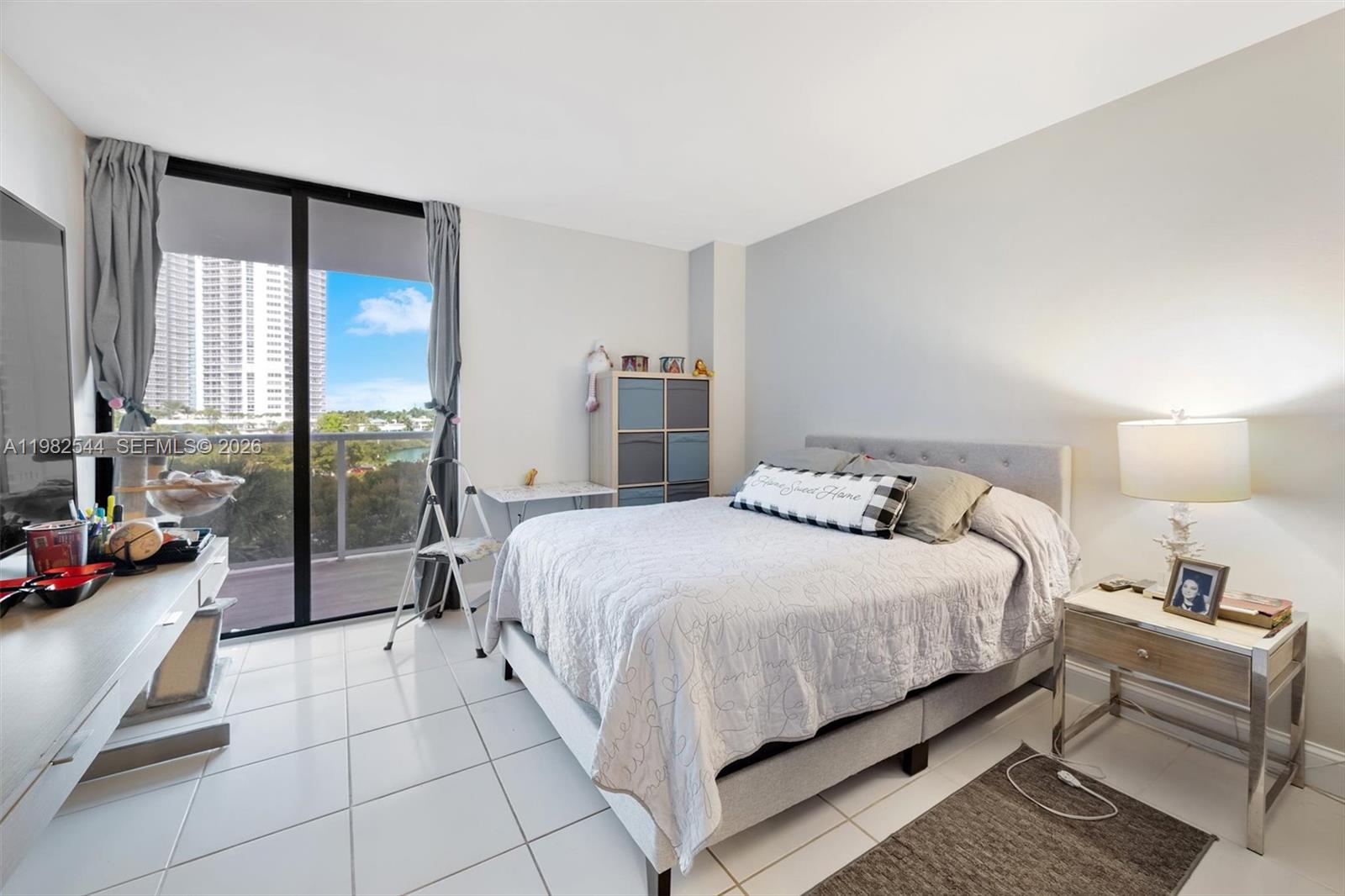 FLAMENCO CONDO TOWER I - Residential