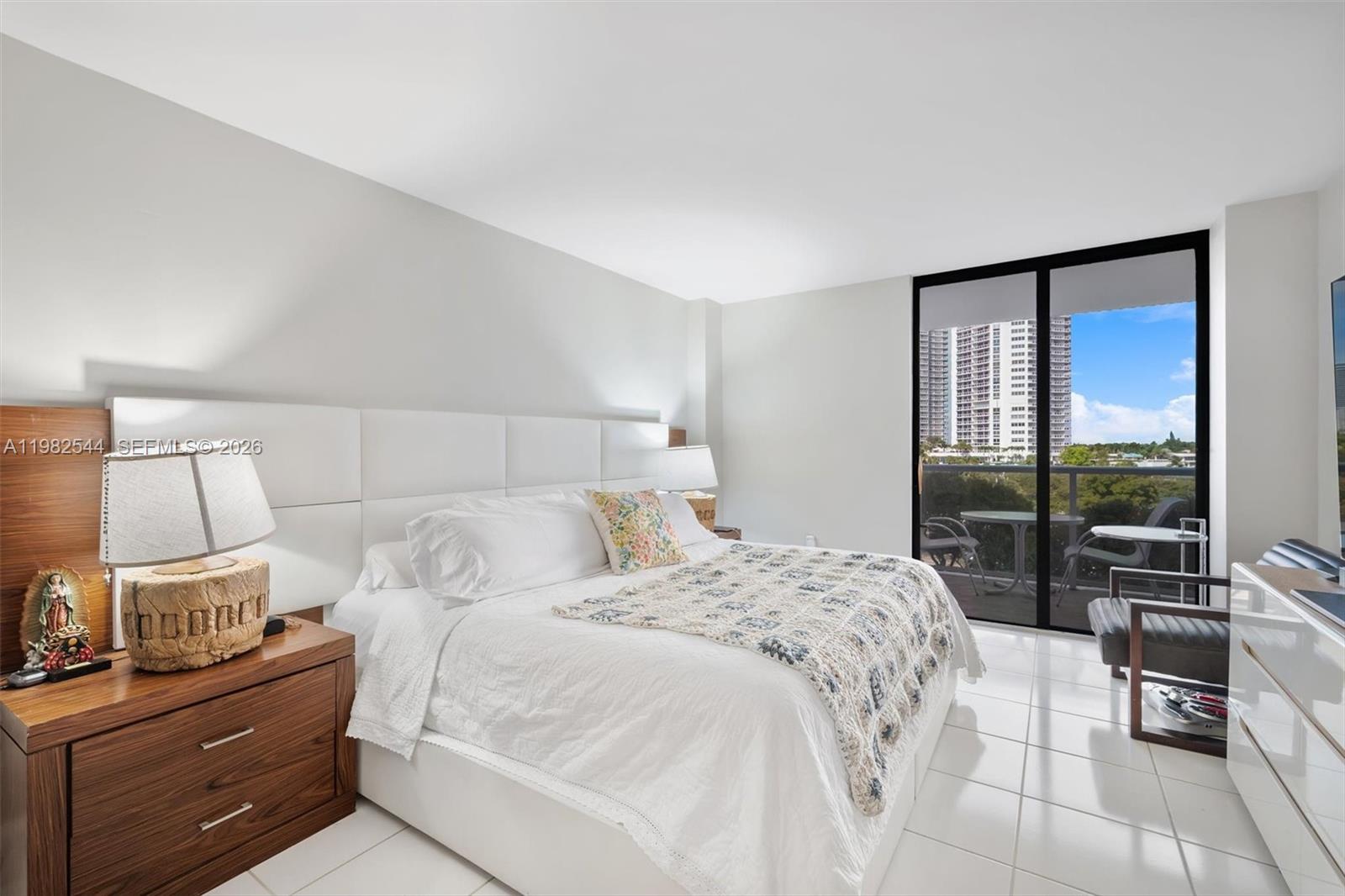 FLAMENCO CONDO TOWER I - Residential