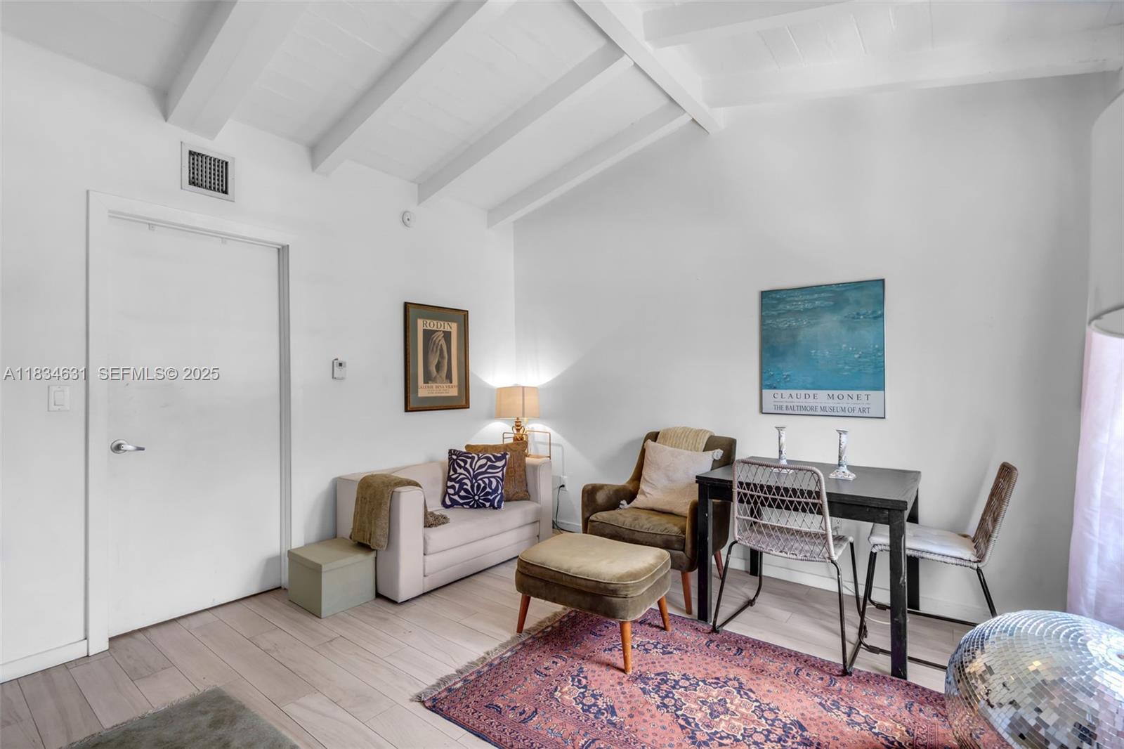 EVA CONDO - Residential