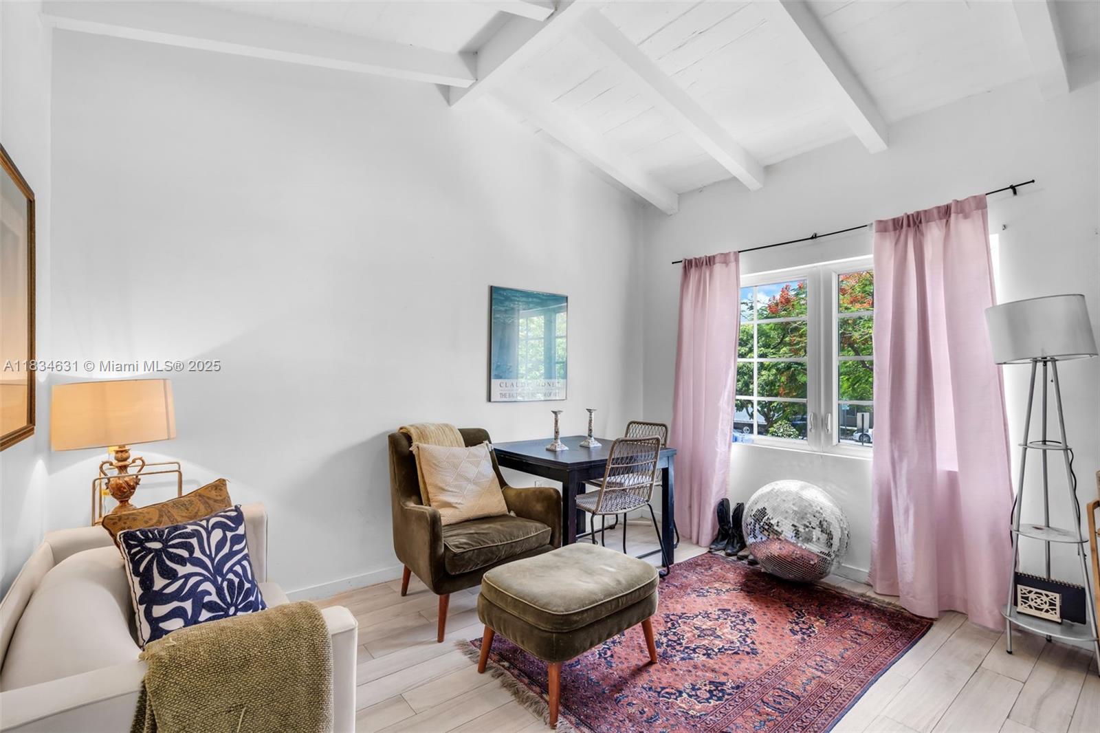 1450 Meridian Ave 202, Miami Beach, FL, 33139/$245,000 4 1450 Meridian Ave 202