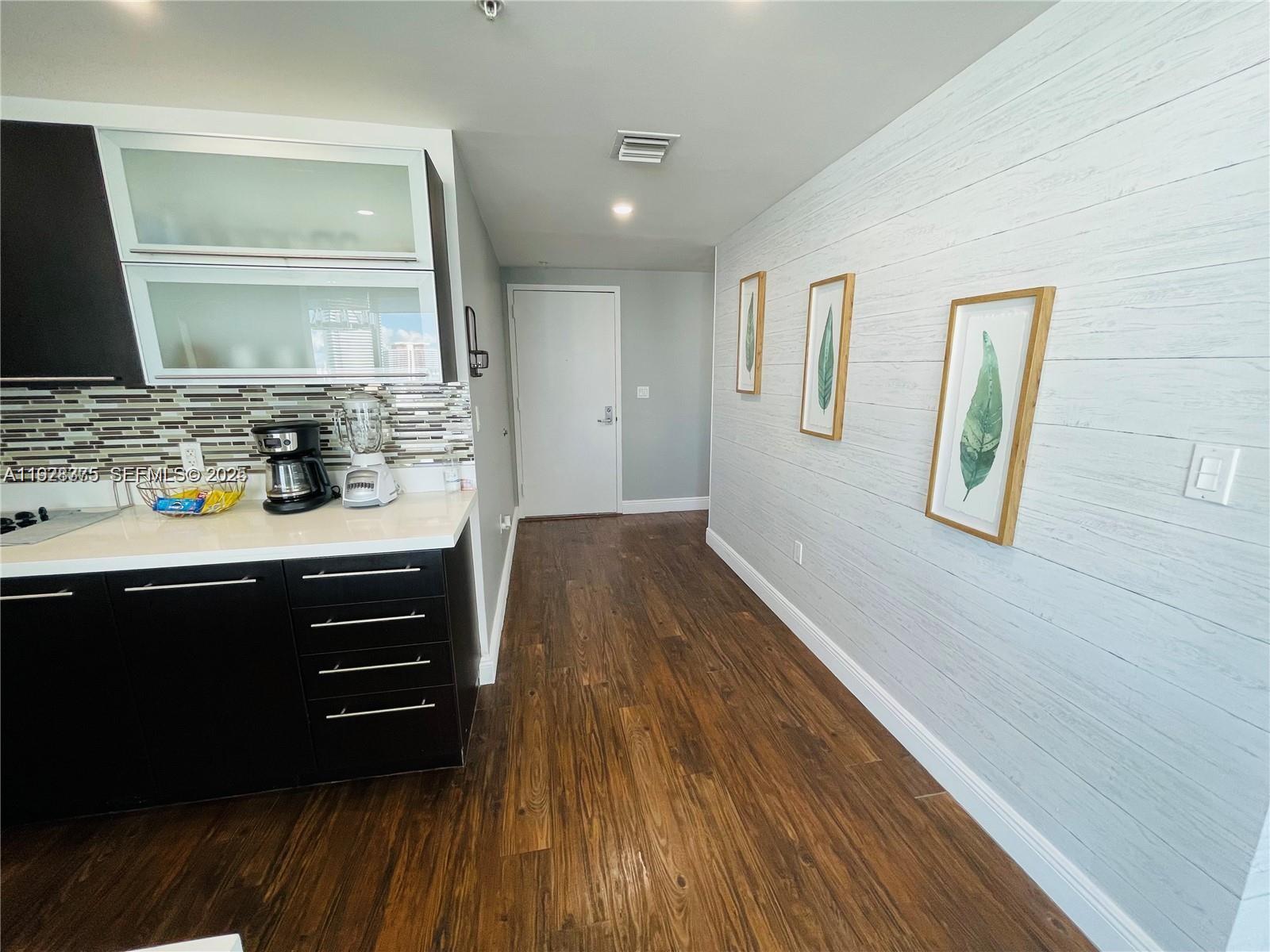 IVY CONDO - Residential Lease