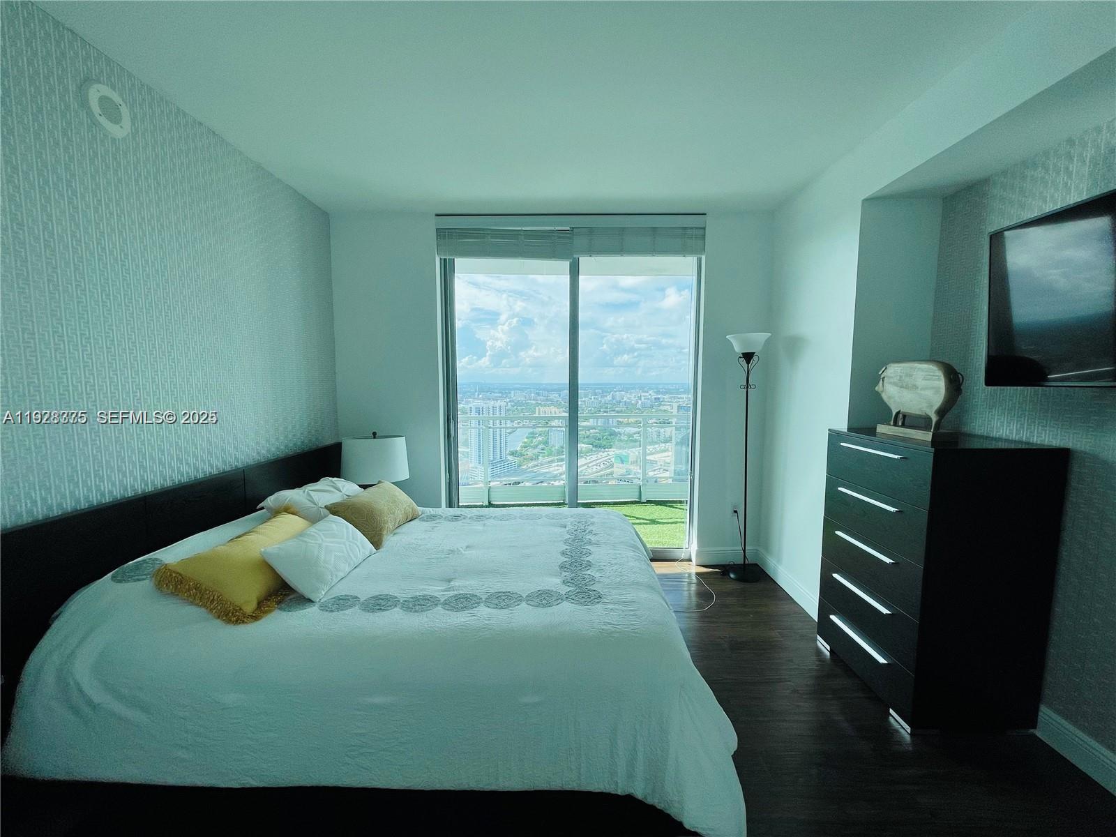 IVY CONDO - Residential Lease