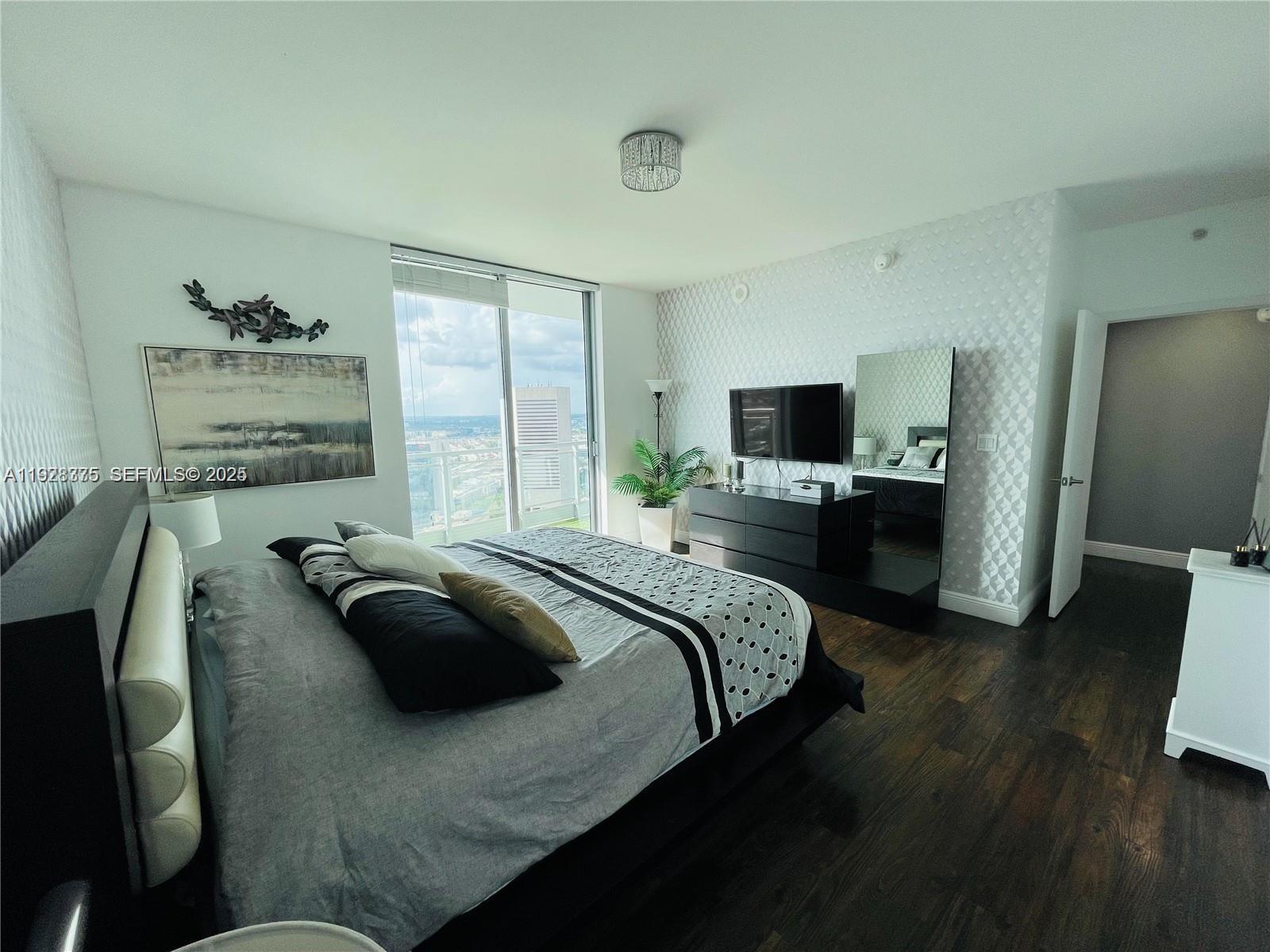 IVY CONDO - Residential Lease