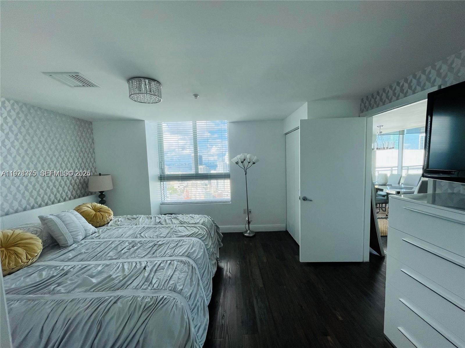 IVY CONDO - Residential Lease