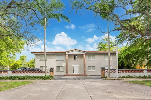 1 Edgewater Dr 201 Coral Gables FL 33133