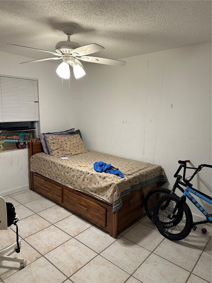 LAKE & TENNIS VILLAS PH 1 - Residential