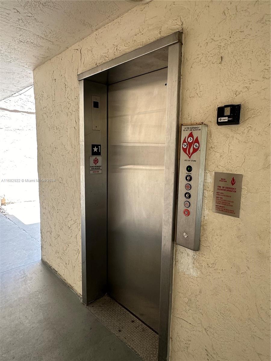 LAKE & TENNIS VILLAS PH 1 - Residential