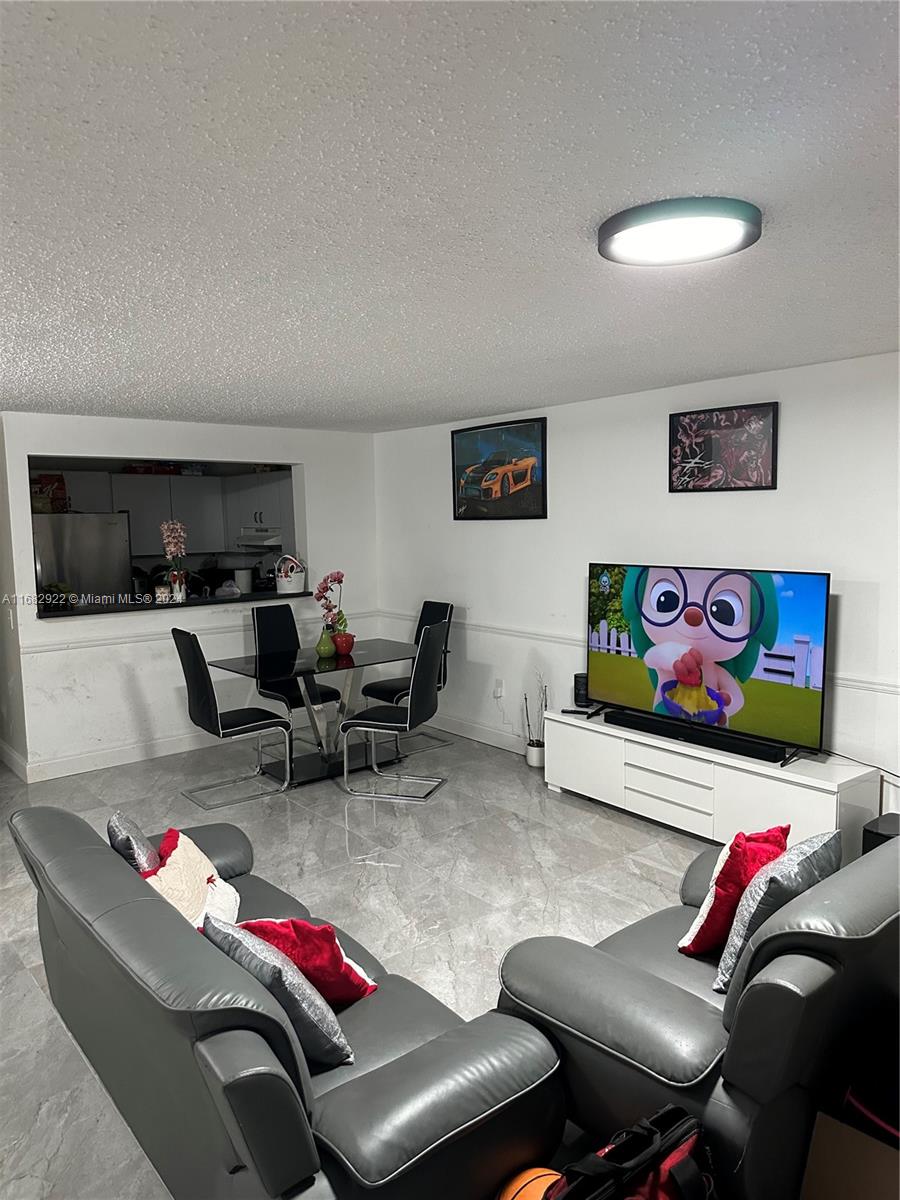 LAKE & TENNIS VILLAS PH 1 - Residential