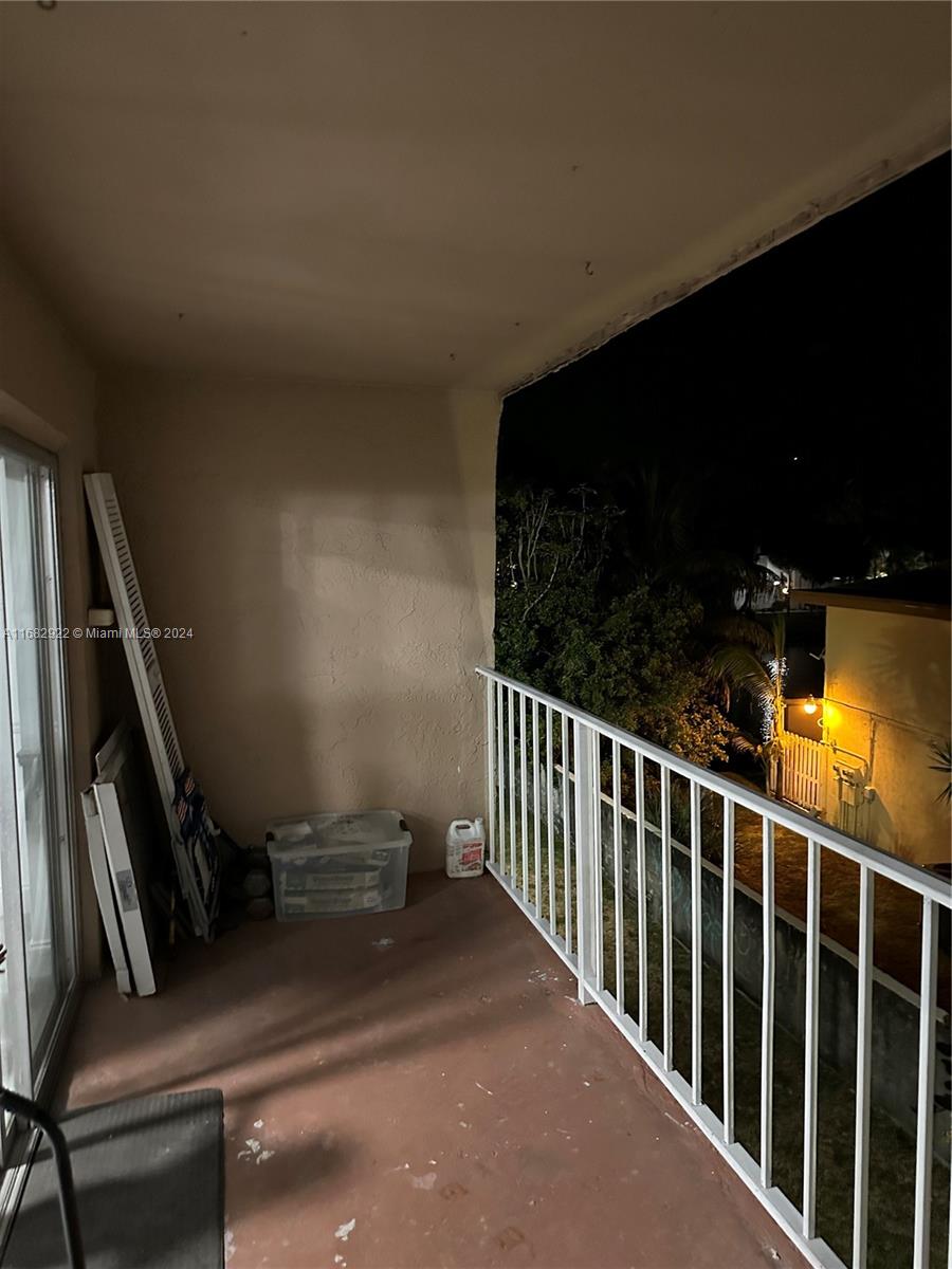 LAKE & TENNIS VILLAS PH 1 - Residential