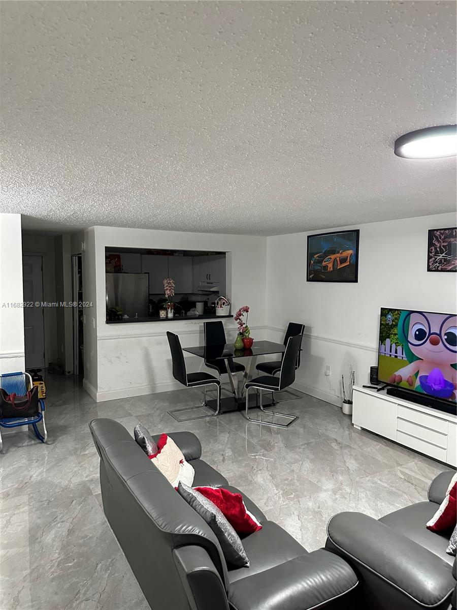 LAKE & TENNIS VILLAS PH 1 - Residential