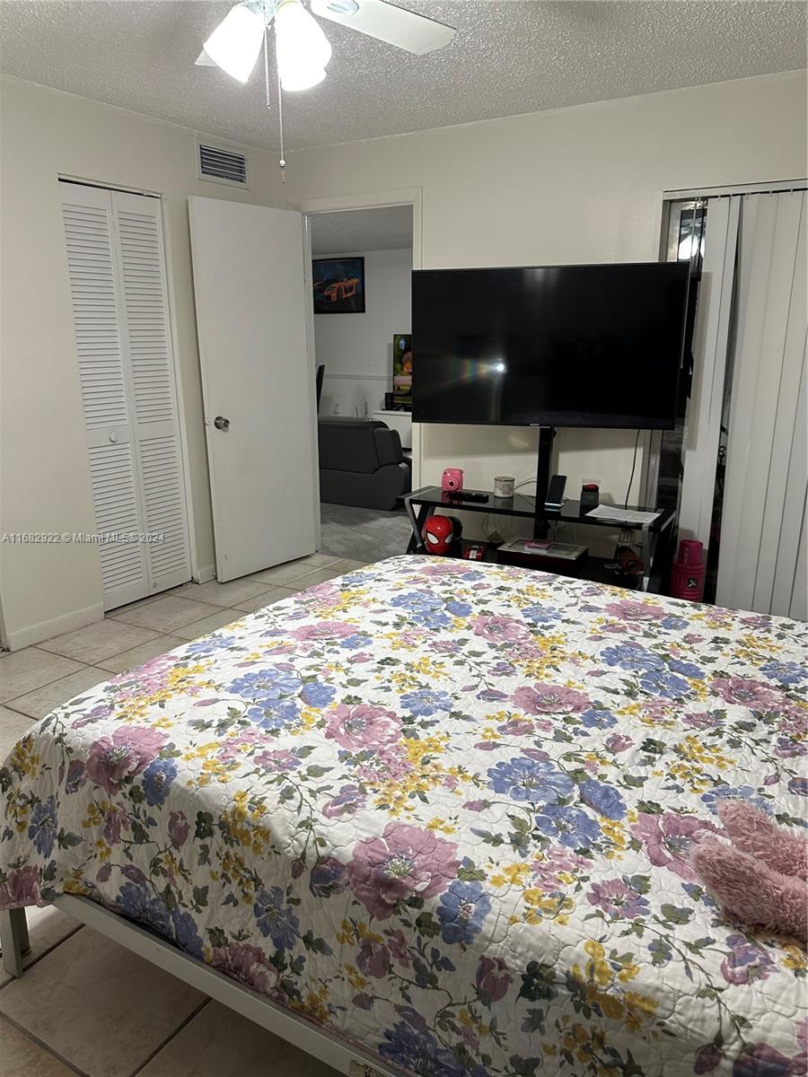 LAKE & TENNIS VILLAS PH 1 - Residential