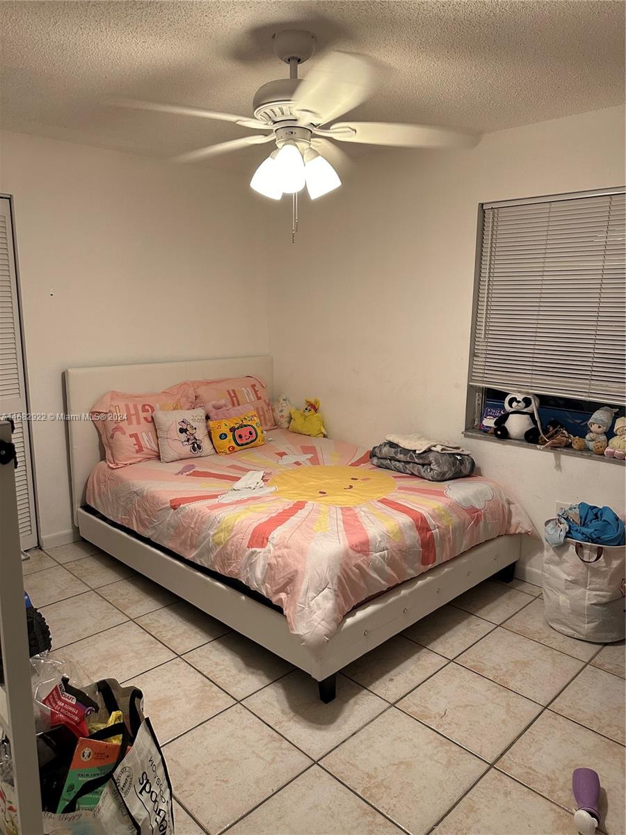 LAKE & TENNIS VILLAS PH 1 - Residential