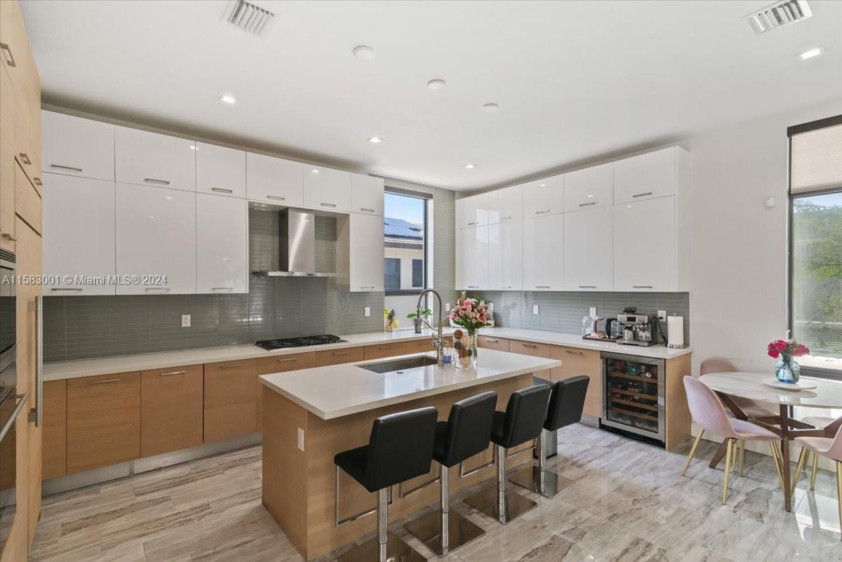 DOWNTOWN DORAL SOUTH PHAS - Residential