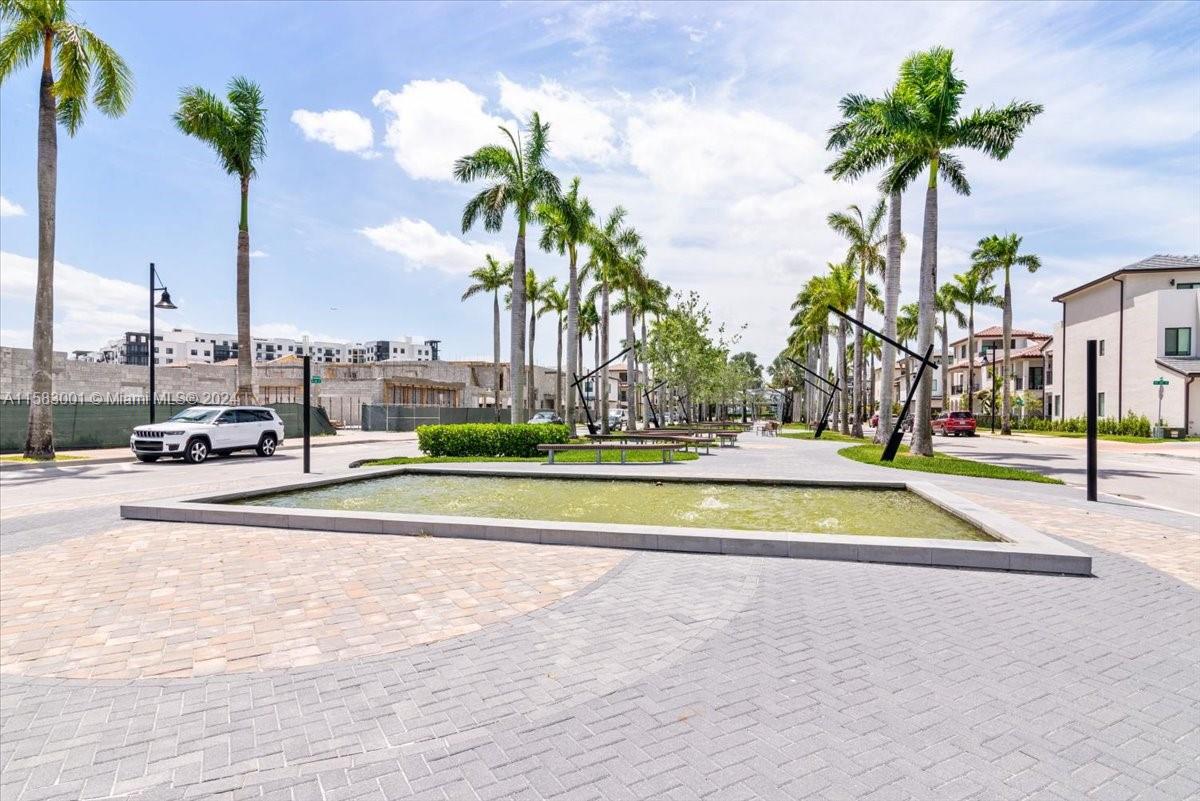 DOWNTOWN DORAL SOUTH PHAS - Residential