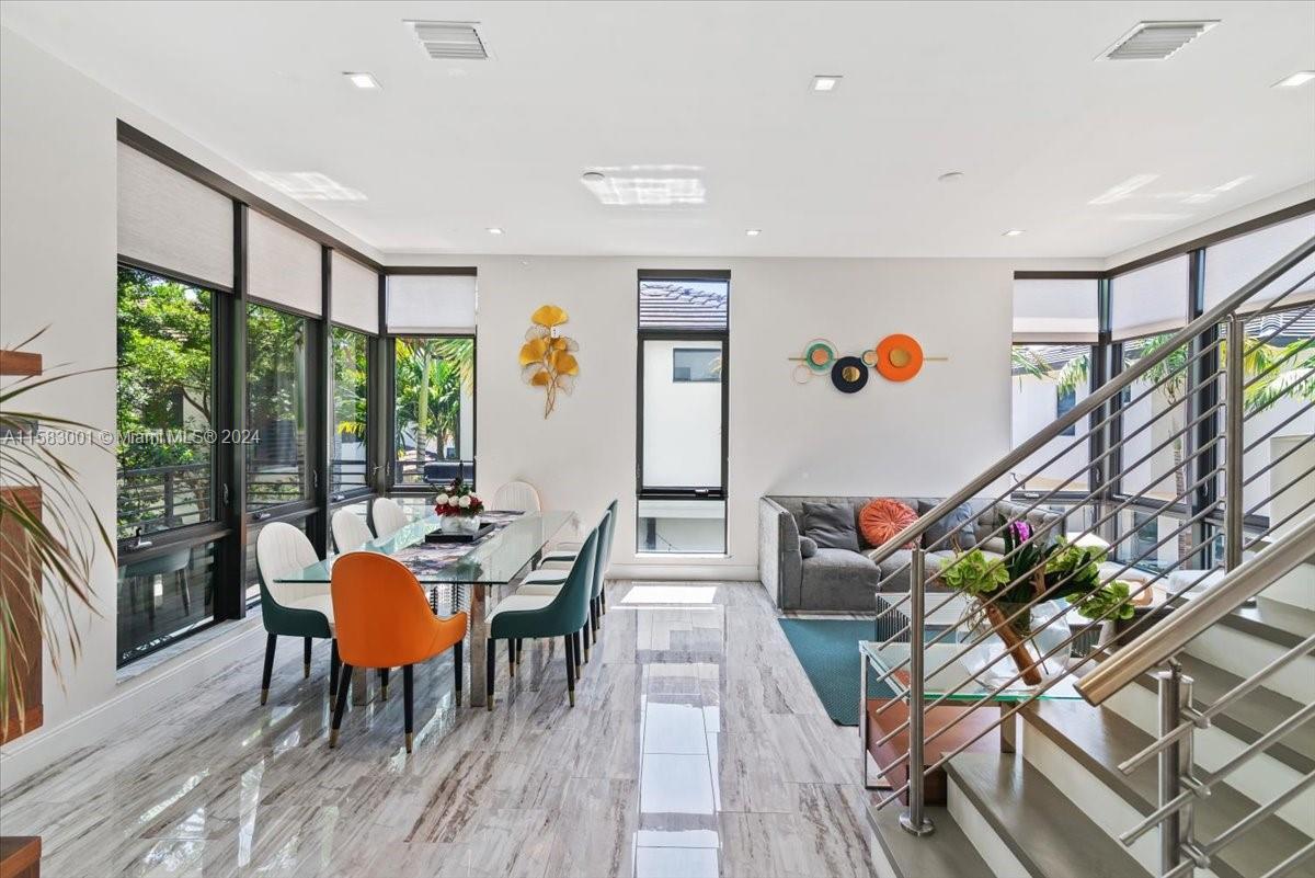 DOWNTOWN DORAL SOUTH PHAS - Residential